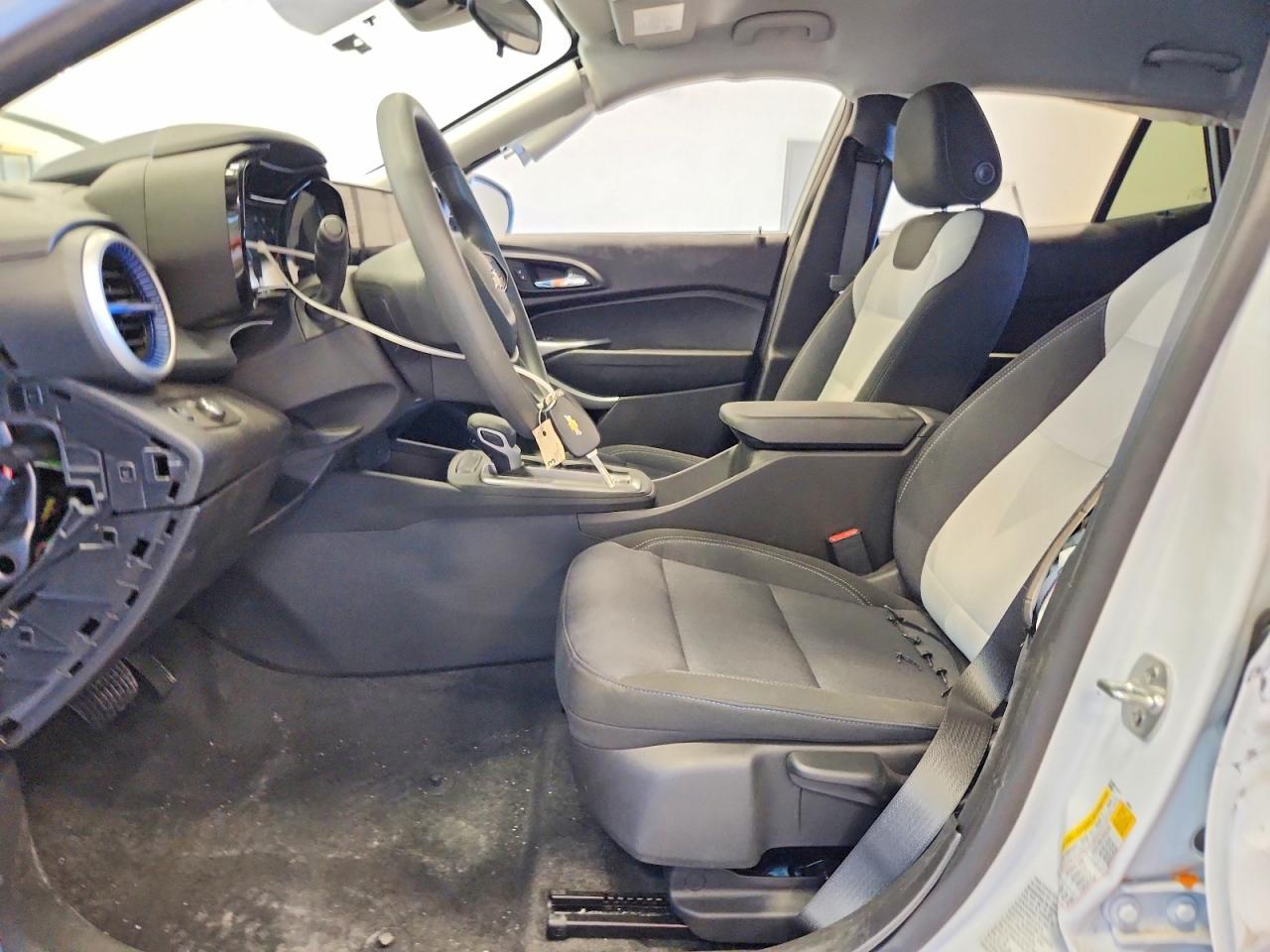 2025 Chevrolet Trax Ls - Фото 7