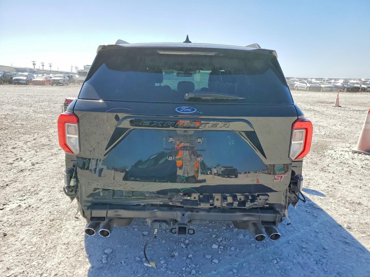 2023 Ford Explorer St - Image 6