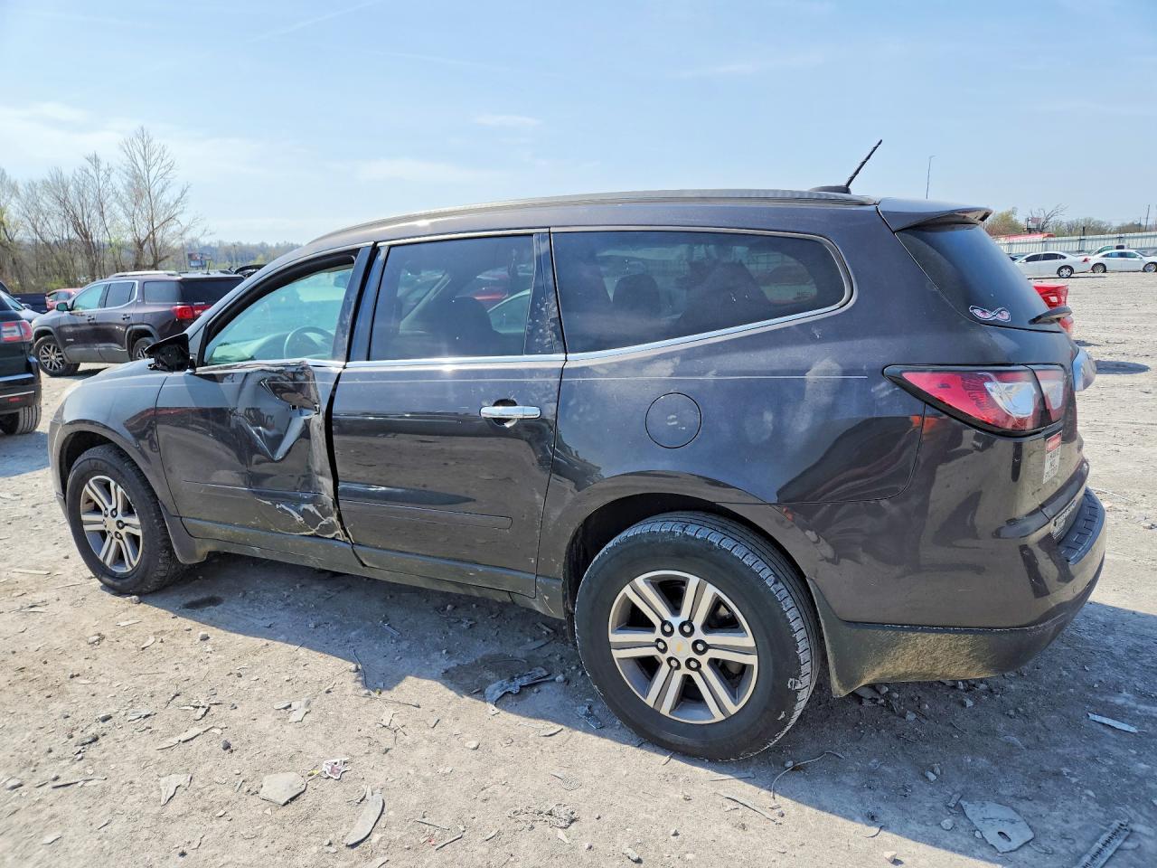 2017 Chevrolet Traverse Lt - Image 2