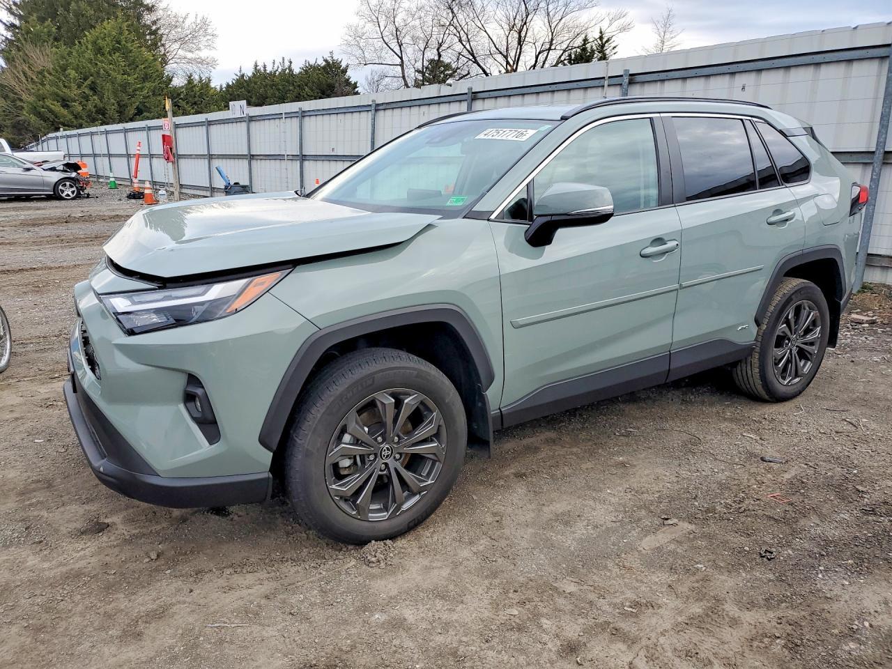 2022 Toyota Rav4 Hybrid Xle Premium