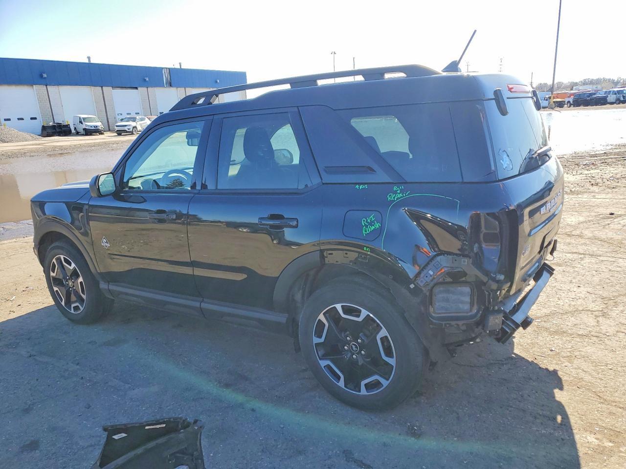 2023 Ford Bronco Sport Outer Banks - Image 2