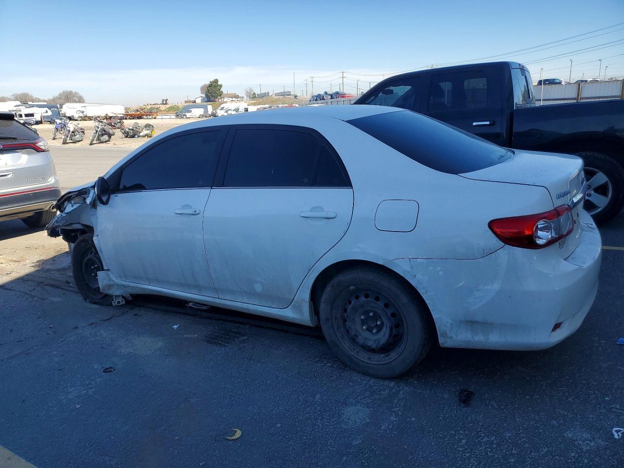 2013 Toyota Corolla Le - Фото 2