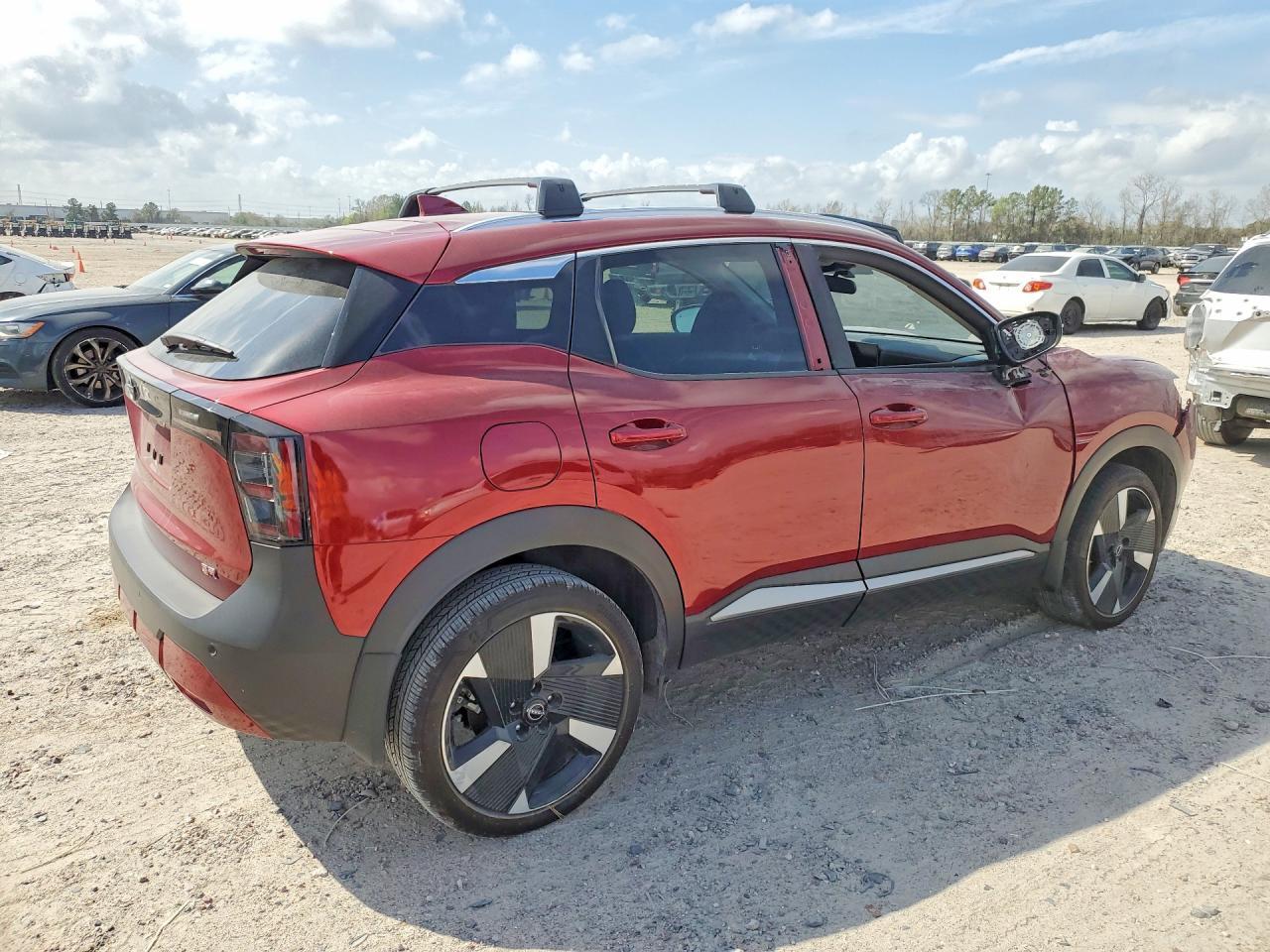 2025 Nissan Kicks Sr - Image 3