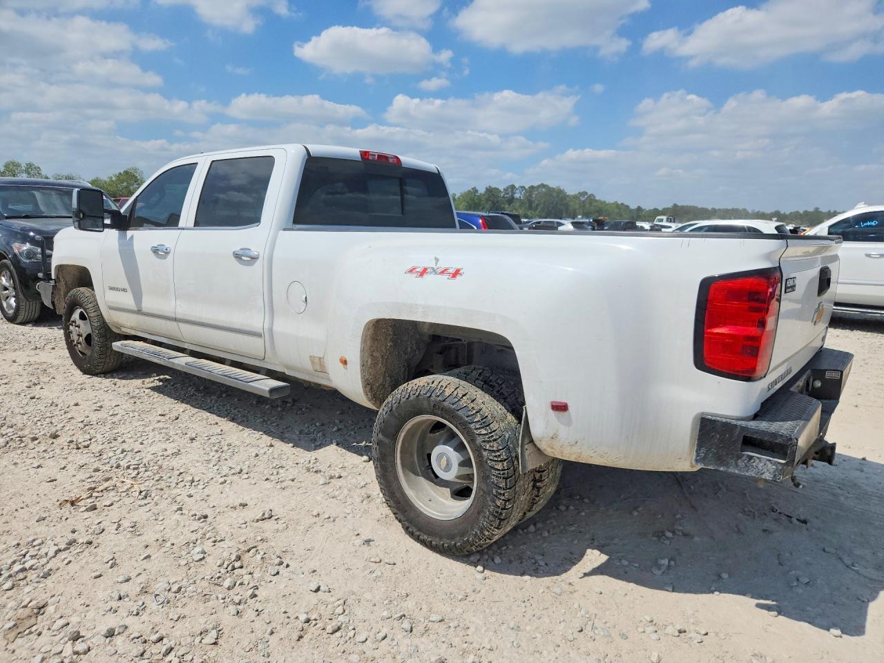 2015 Chevrolet Silverado K3500 Ltz - Фото 2