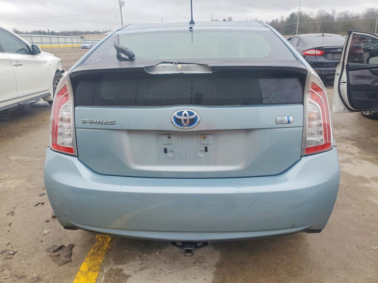 2013 Toyota Prius Two - Фото 6