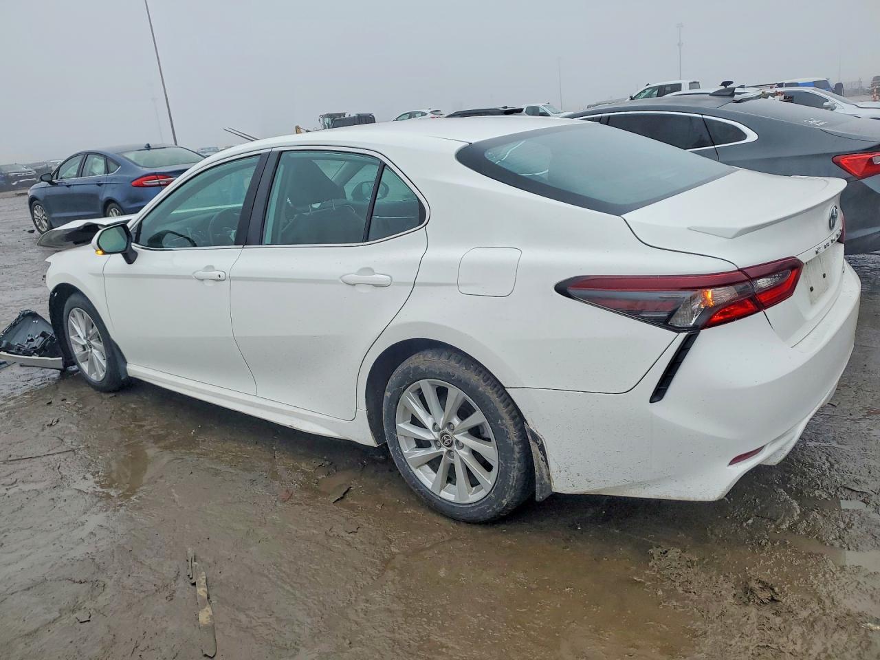2022 Toyota Camry Se - Image 2
