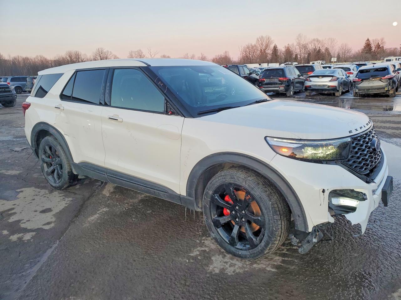 2022 Ford Explorer St - Image 4