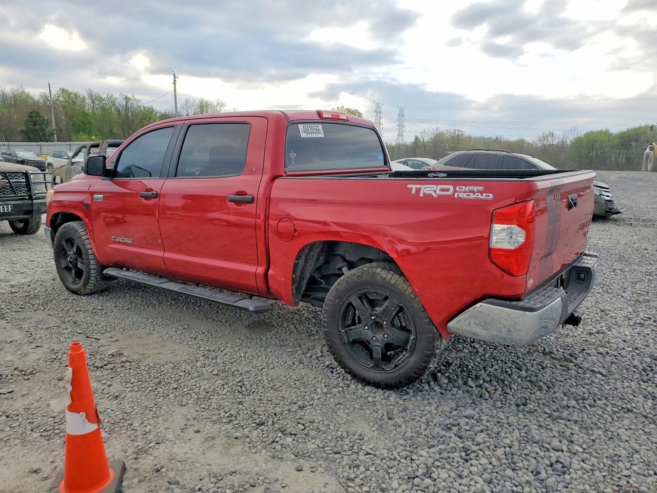 2017 Toyota Tundra Sr5 - Фото 2