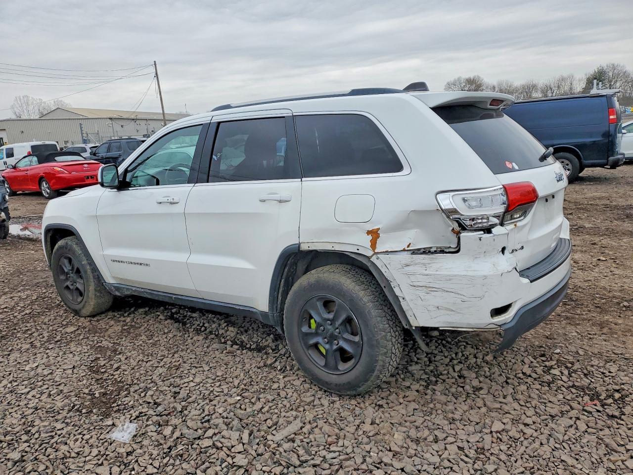 2015 Jeep Grand Cherokee Laredo - Image 2