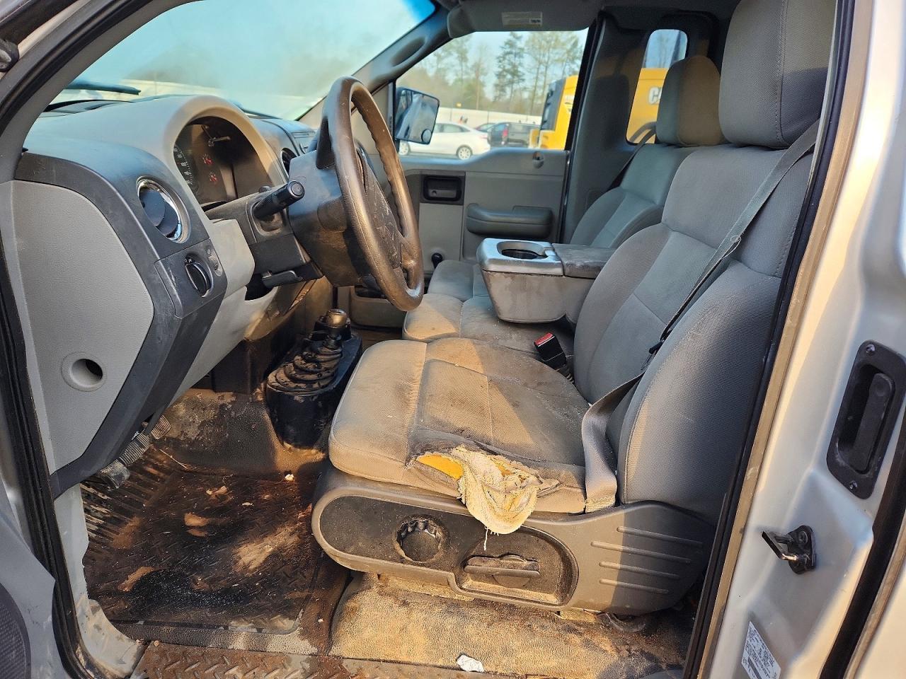 2004 Ford F150 - Image 7