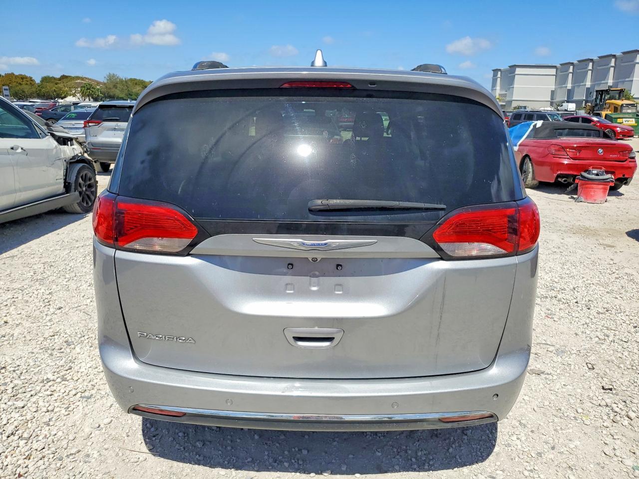 2018 Chrysler Pacifica Touring L - Image 6