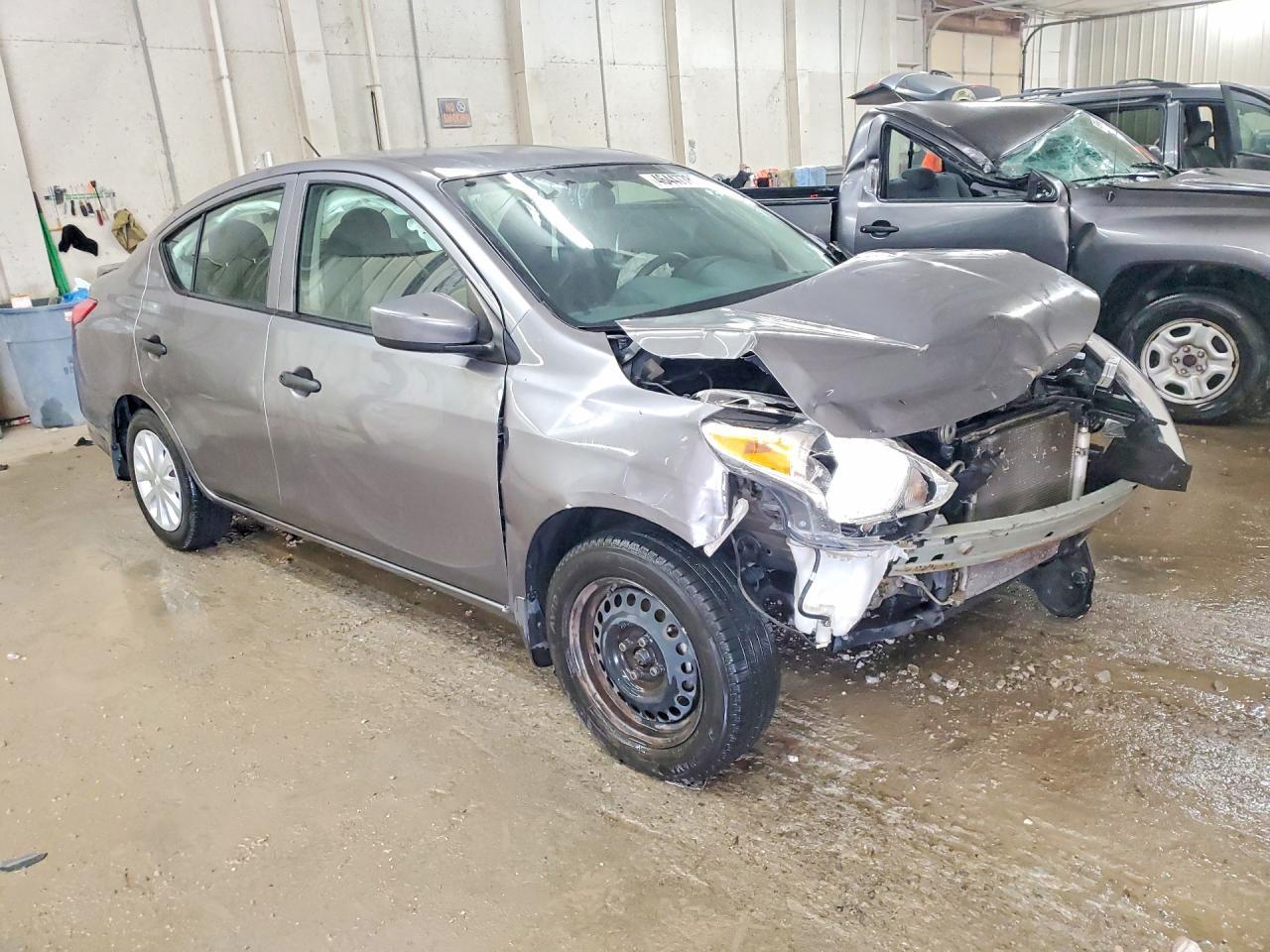 2017 Nissan Versa 1.6 S Plus - Фото 4