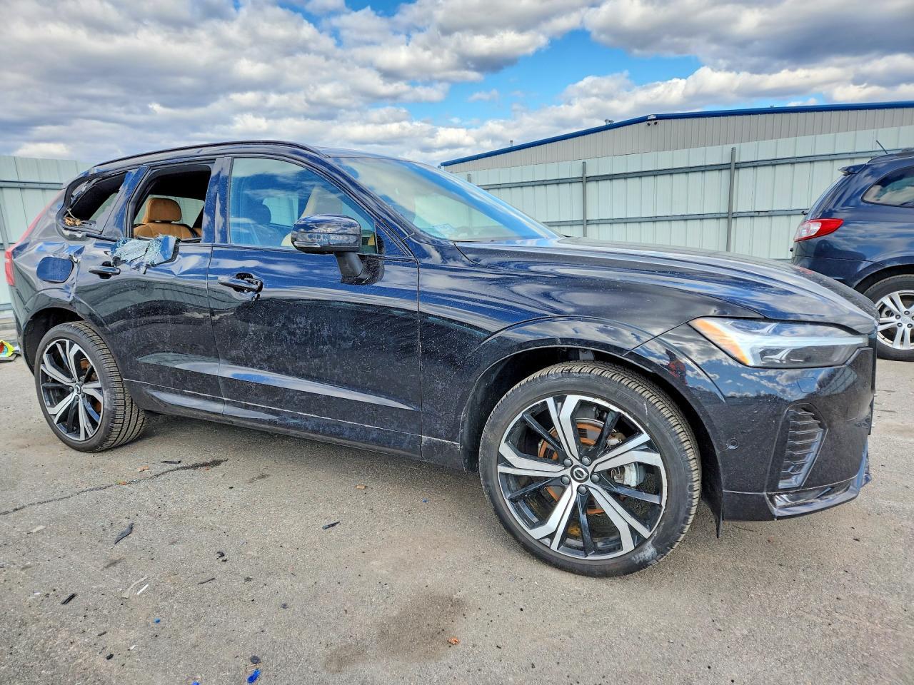 2025 Volvo Xc60 Ultra - Image 4