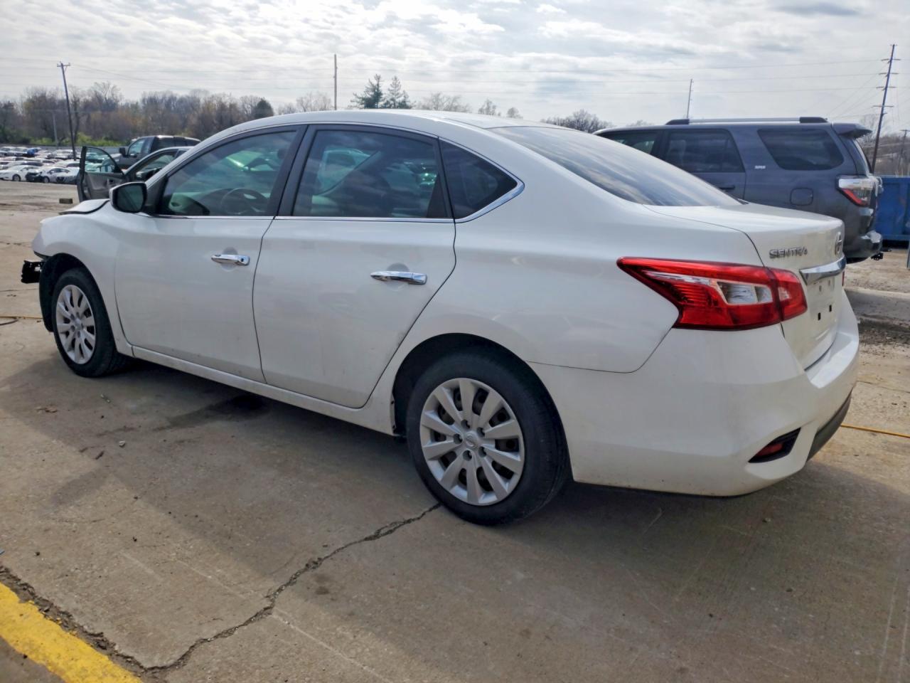 2018 Nissan Sentra S - Фото 2