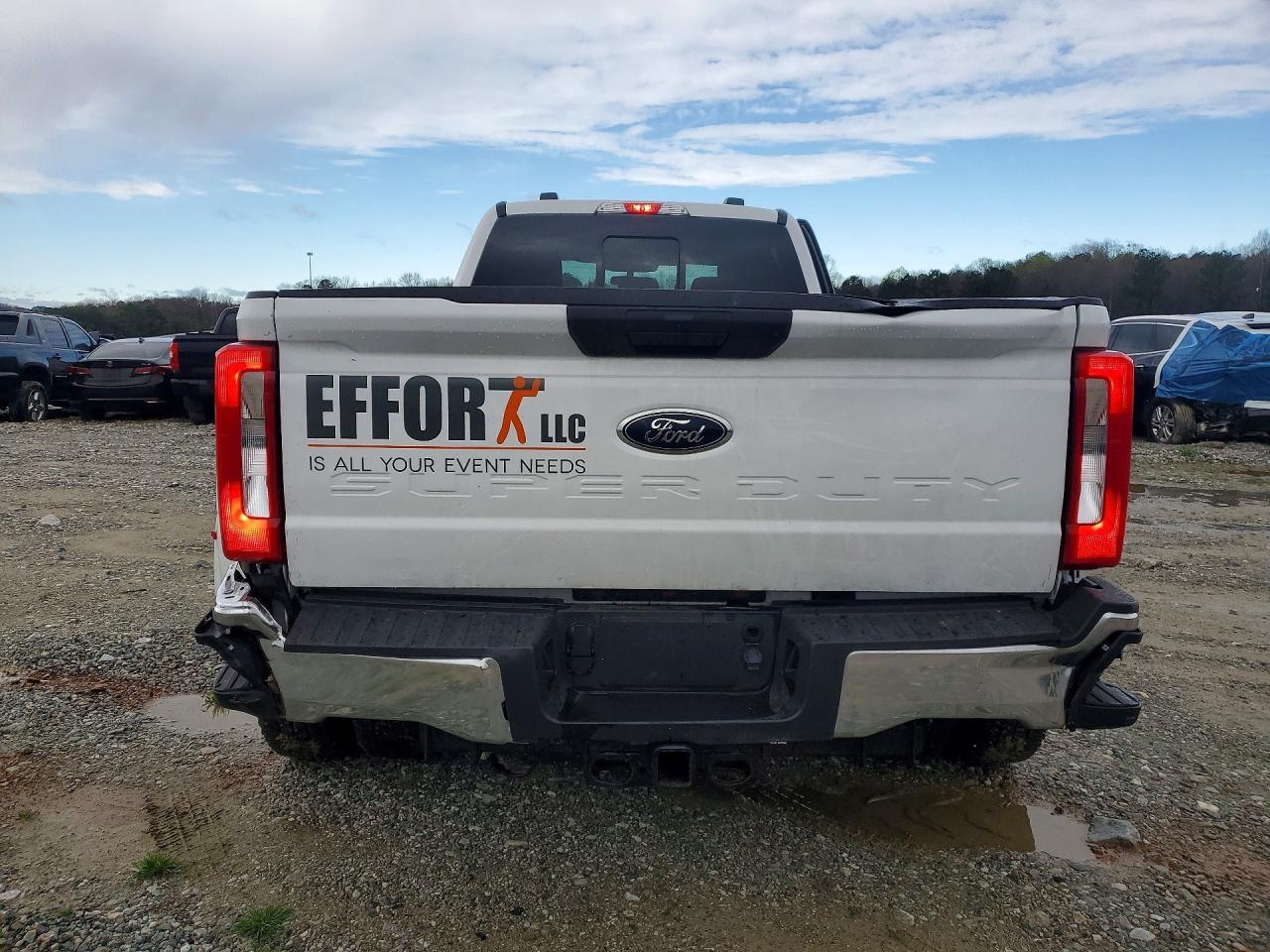 2024 Ford F350 Super Duty - Фото 6