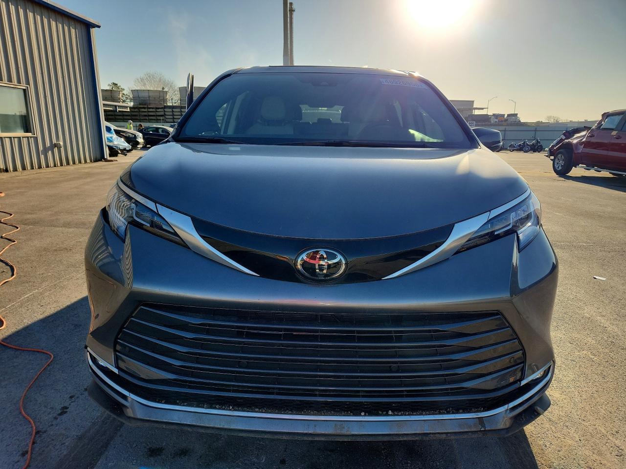 2026 Toyota Sienna Limited 7-Passenger - Фото 5