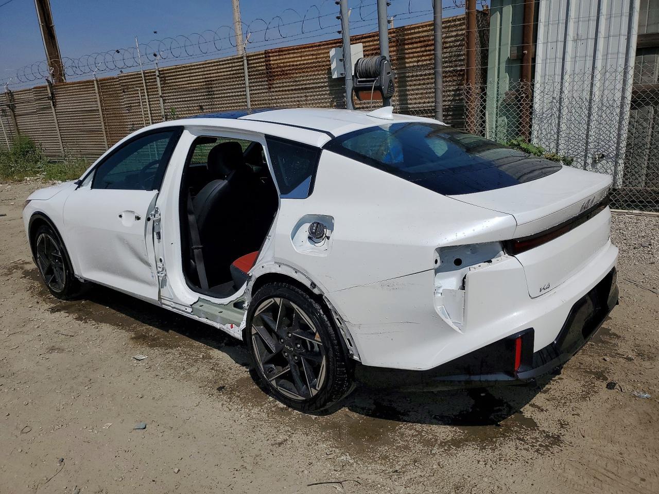 2025 Kia K4 Gt-Line - Image 2