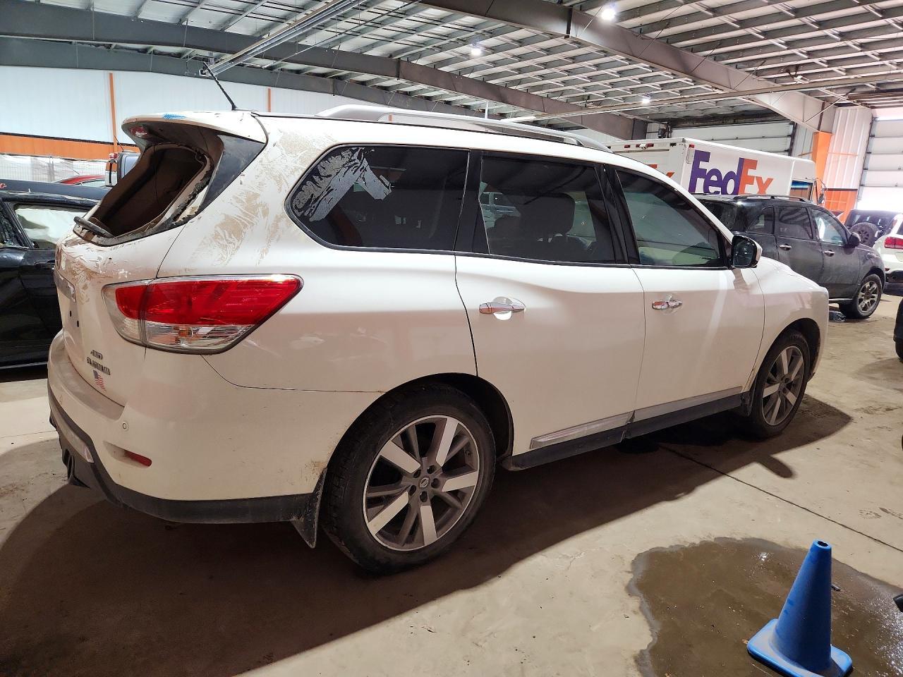 2013 Nissan Pathfinder S - Фото 3