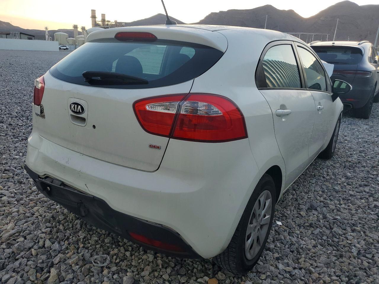 2013 Kia Rio 5-Door Lx - Фото 3