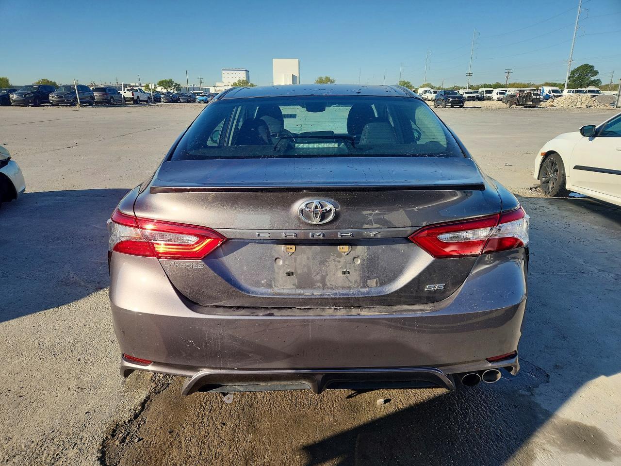 2018 Toyota Camry Se - Image 6