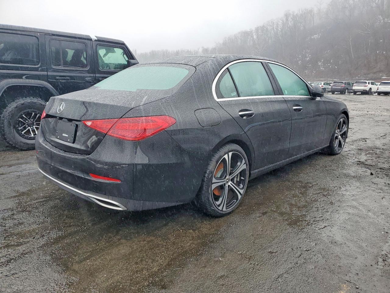 2025 Mercedes-Benz C 300 - Фото 3
