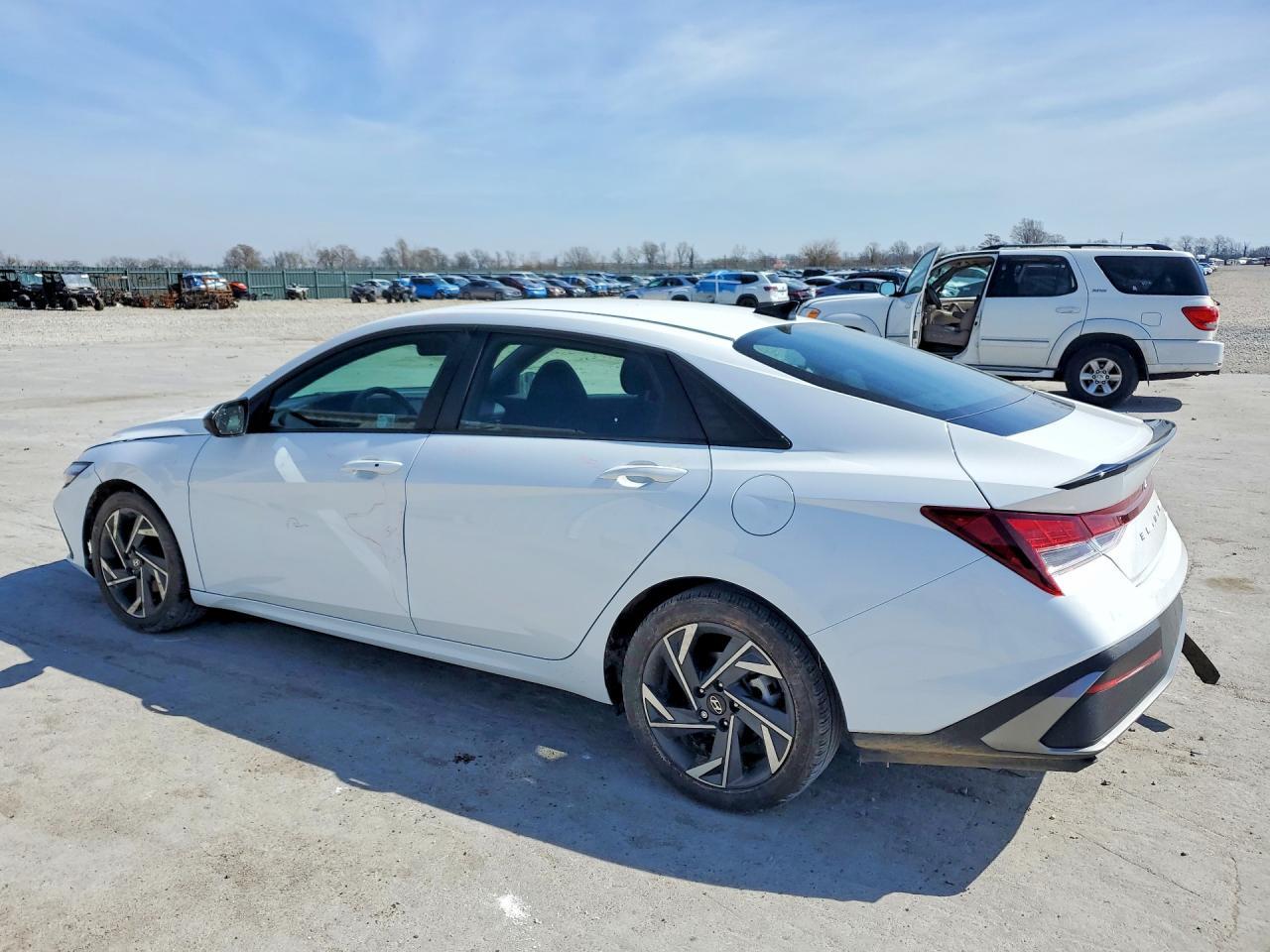 2025 Hyundai Elantra Sel Sport - Фото 2