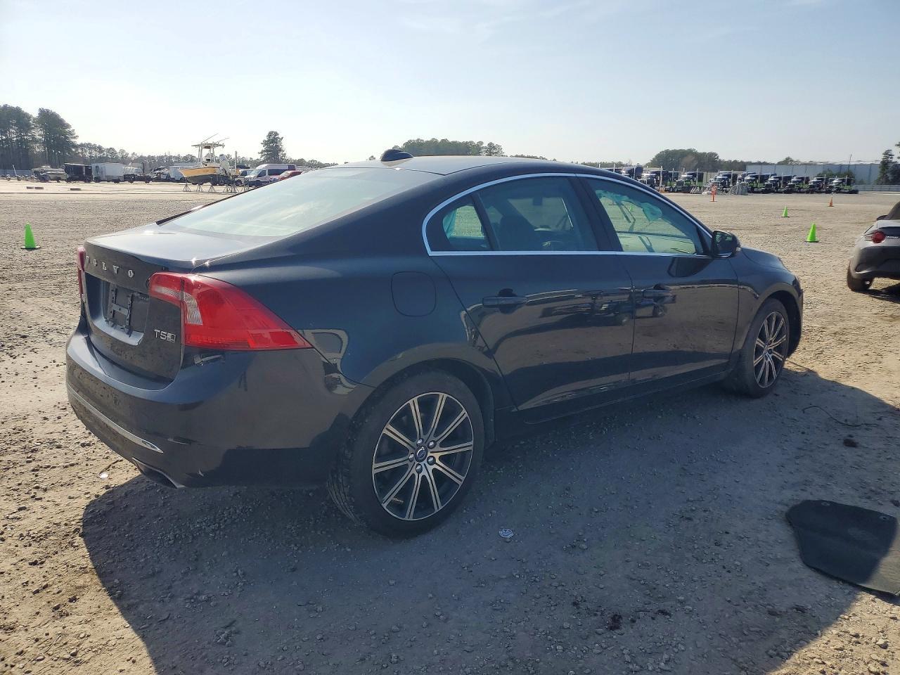 2017 Volvo S60 Premier - Image 3