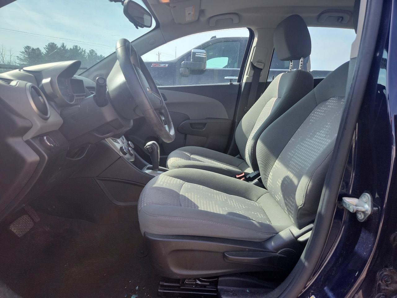 2015 Chevrolet Sonic Ls - Image 7
