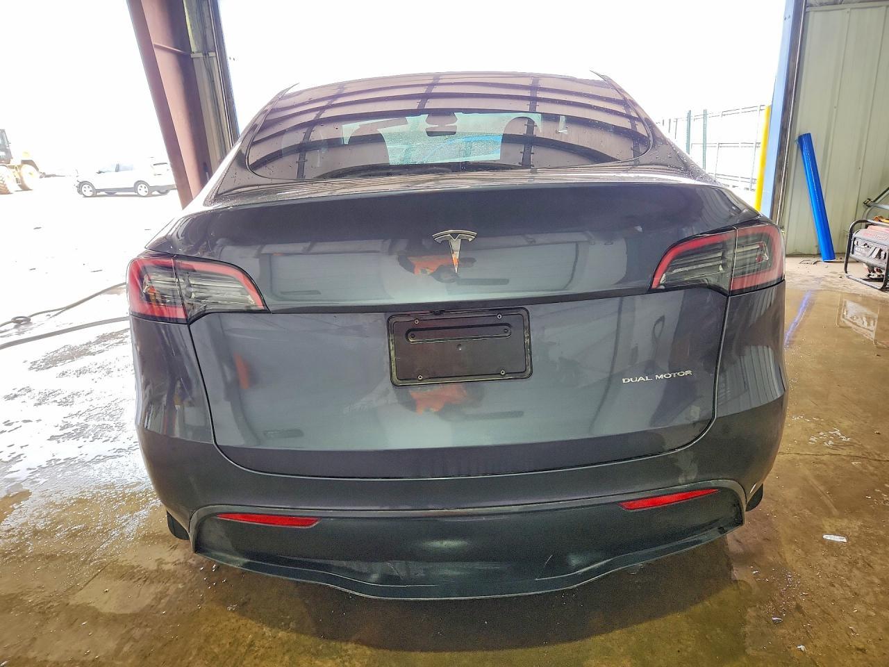 2023 Tesla Model Y - Image 6