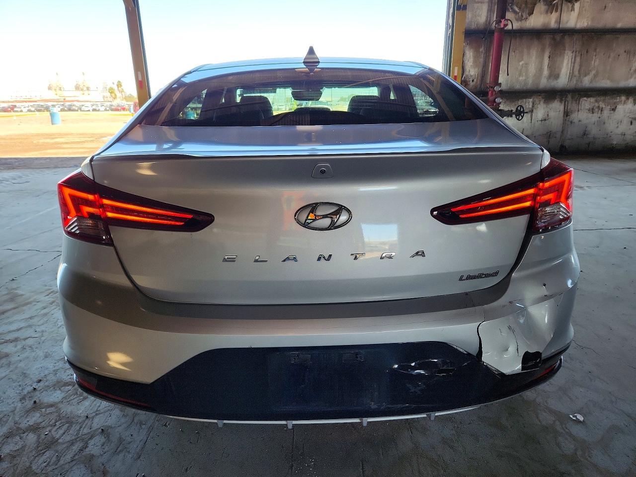 2020 Hyundai Elantra Limited - Фото 6