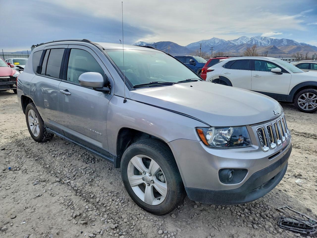 2016 Jeep Compass Latitude - Image 4
