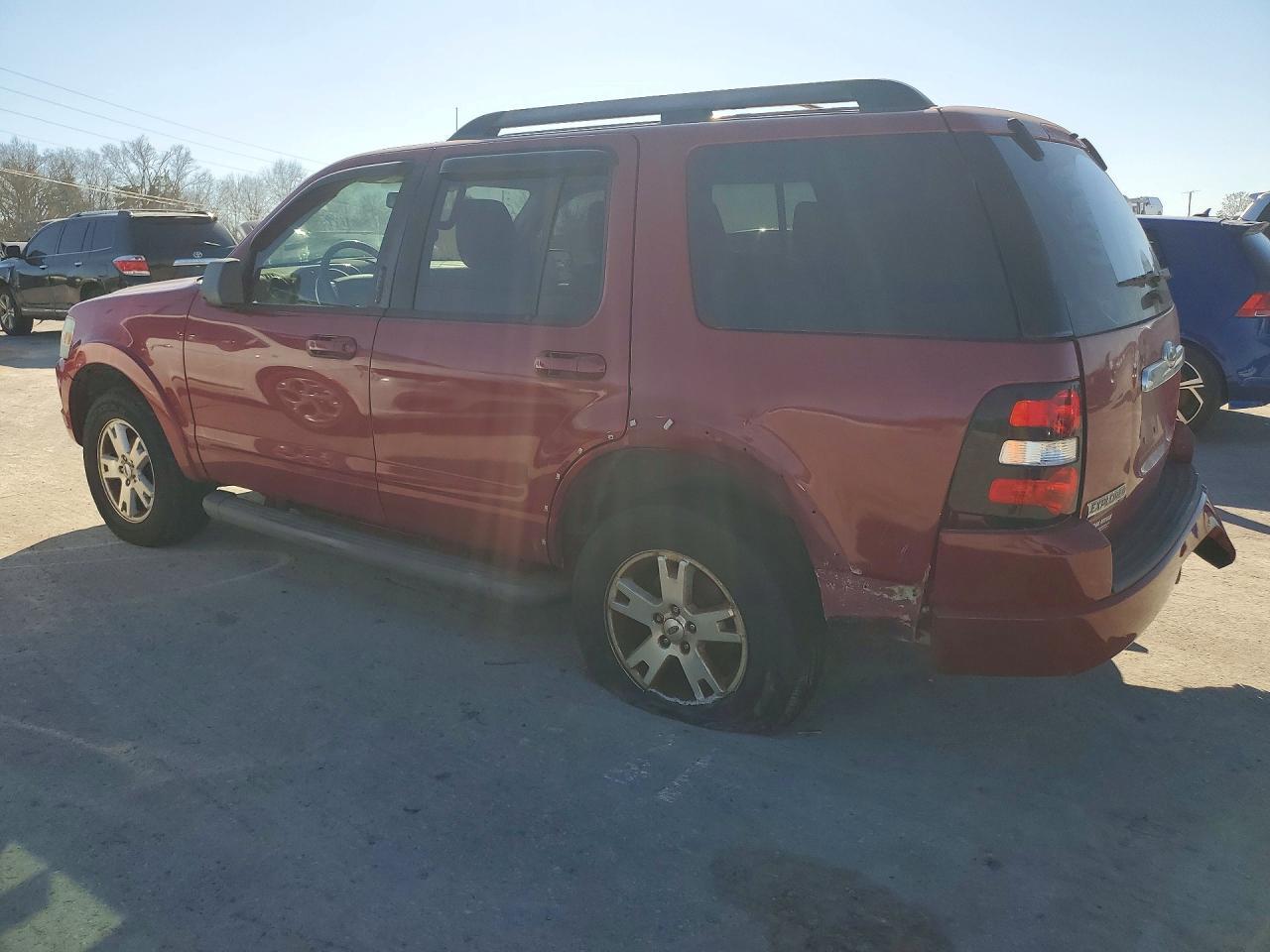 2010 Ford Explorer Xlt - Фото 2