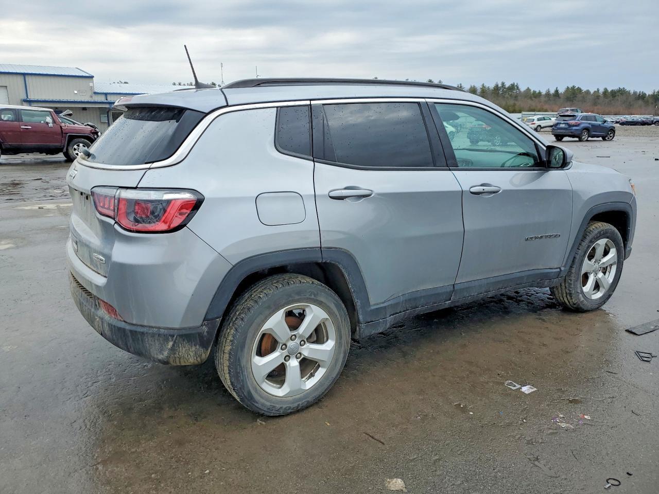 2018 Jeep Compass - Фото 3