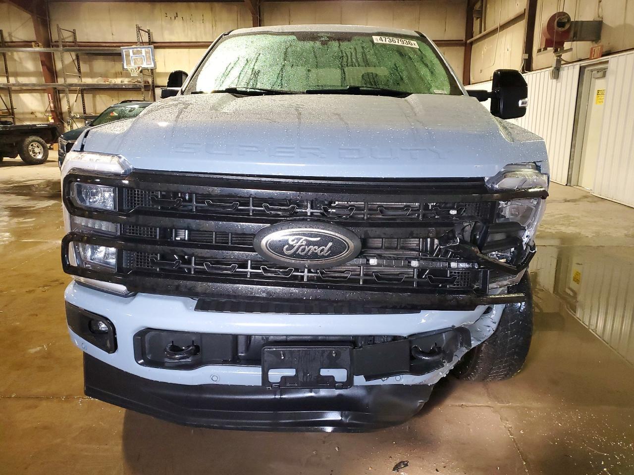 2024 Ford F250 Super Duty - Image 5