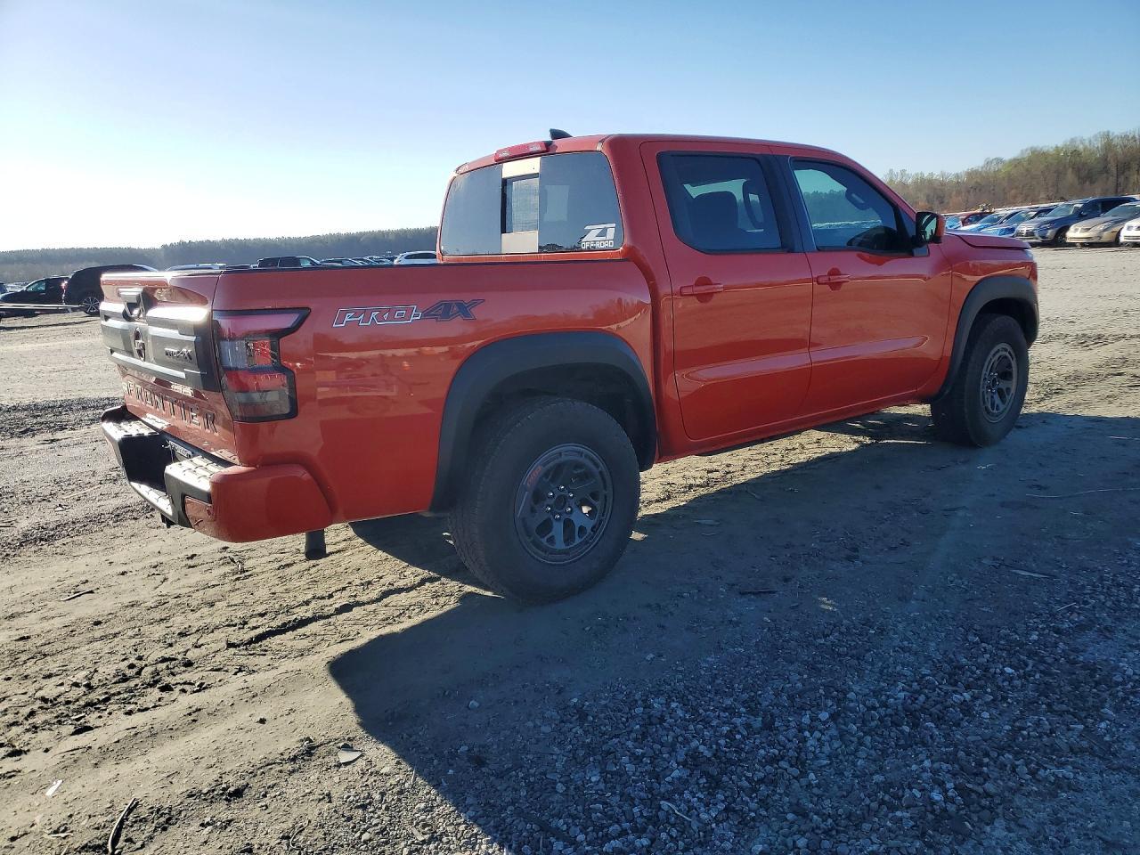 2025 Nissan Frontier Pro-4X - Фото 3