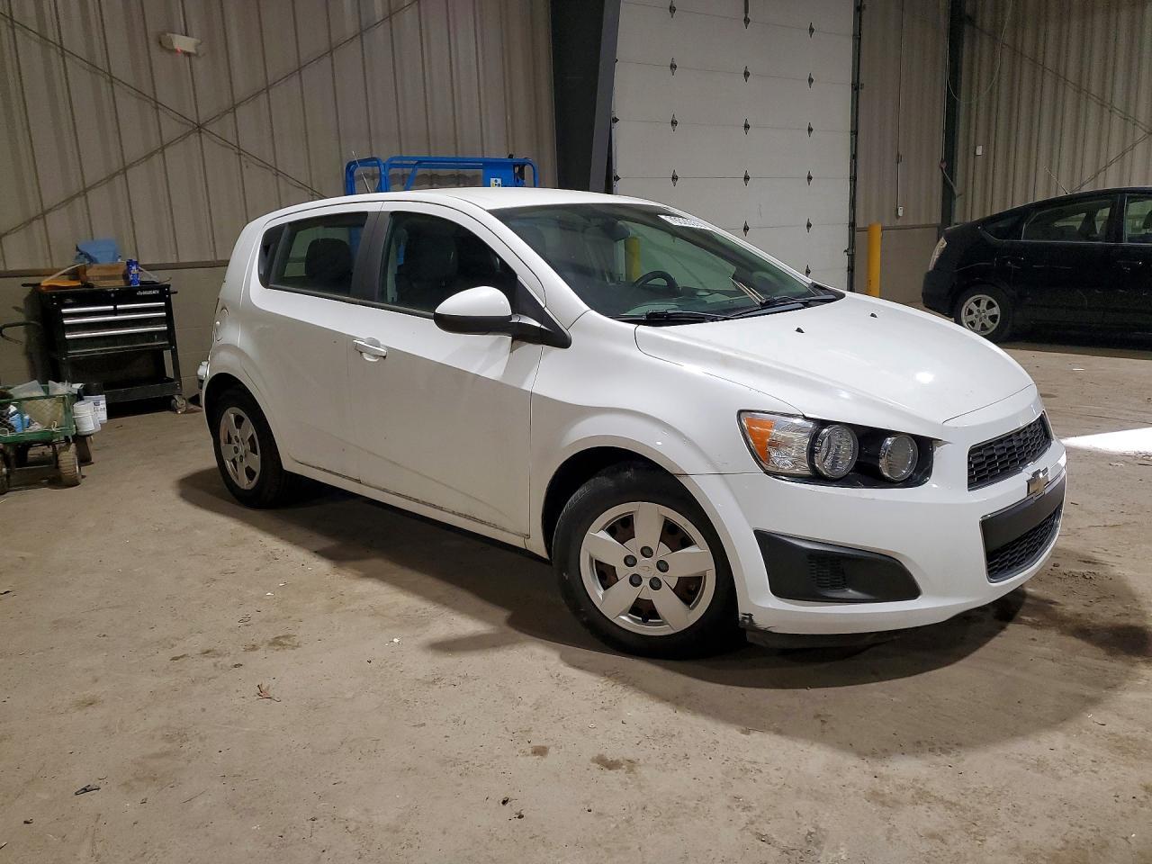 2014 Chevrolet Sonic - Фото 4