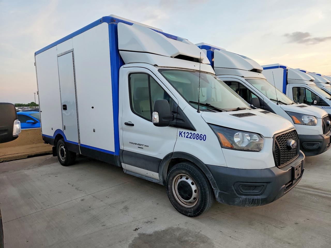 2022 Ford Transit Delivery Truck - Image 4