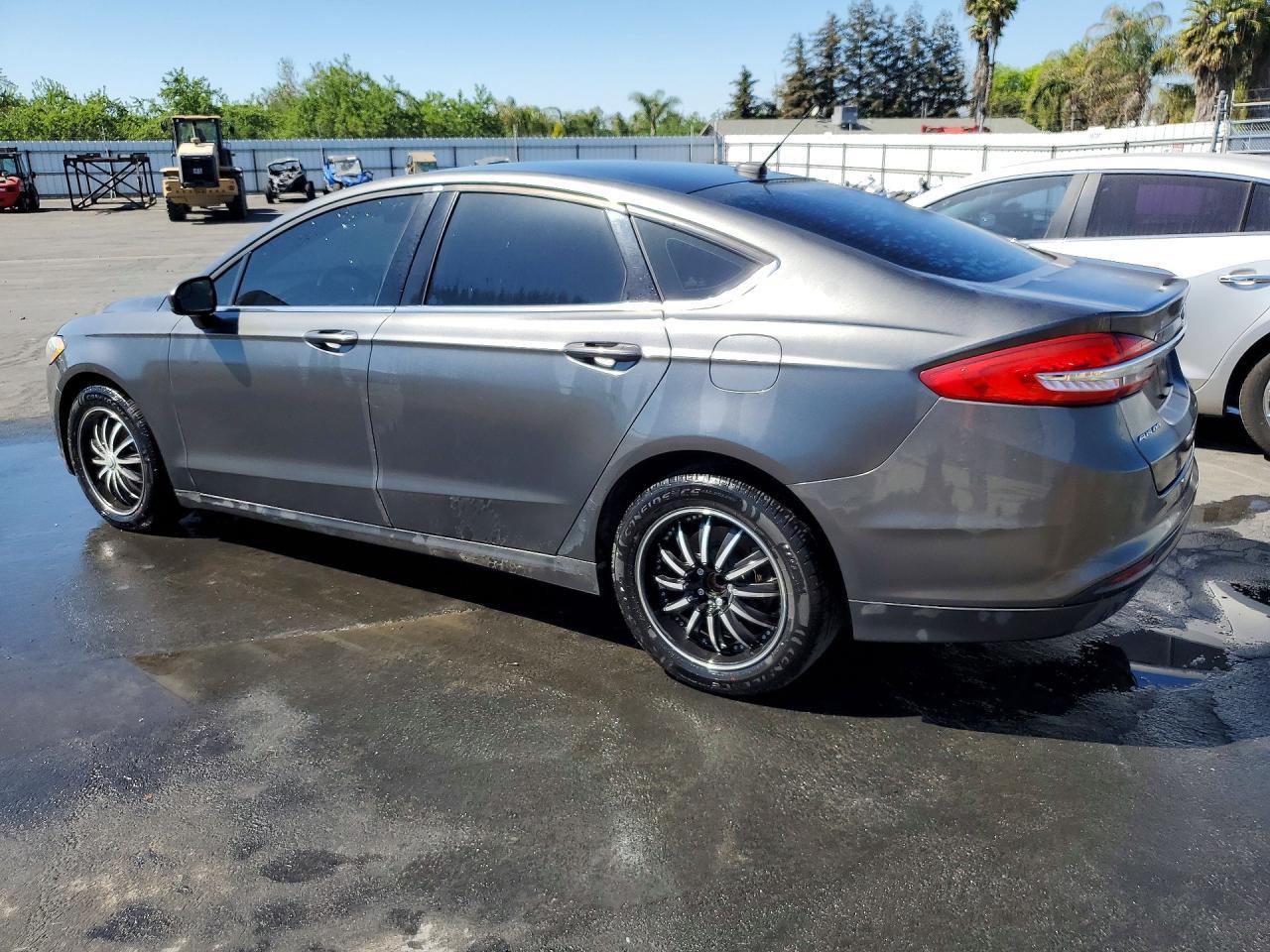 2017 Ford Fusion Se - Image 2