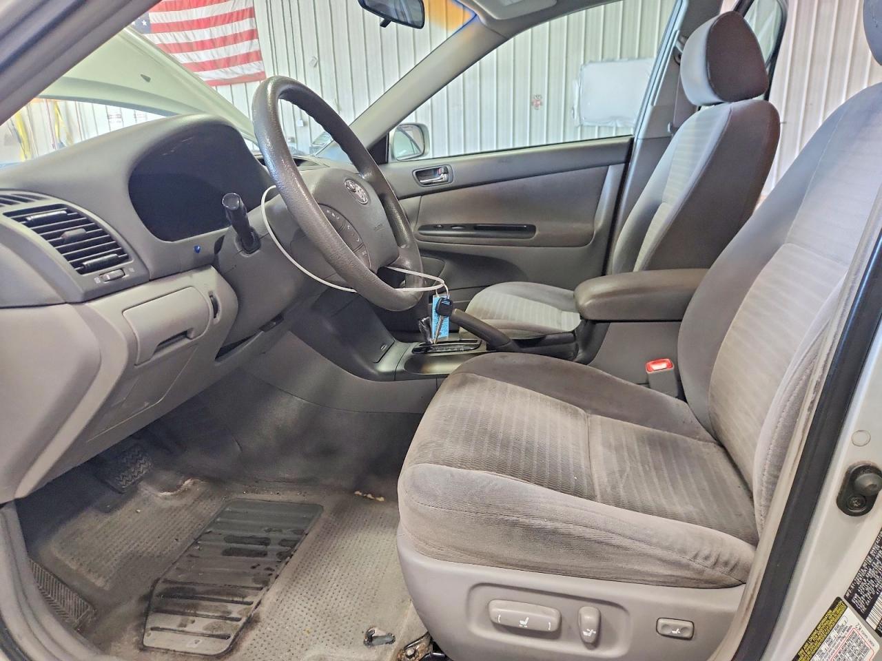 2006 Toyota Camry Le - Image 7