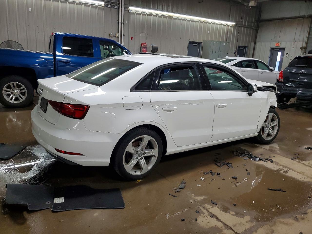 2018 Audi A3 Premium - Фото 3