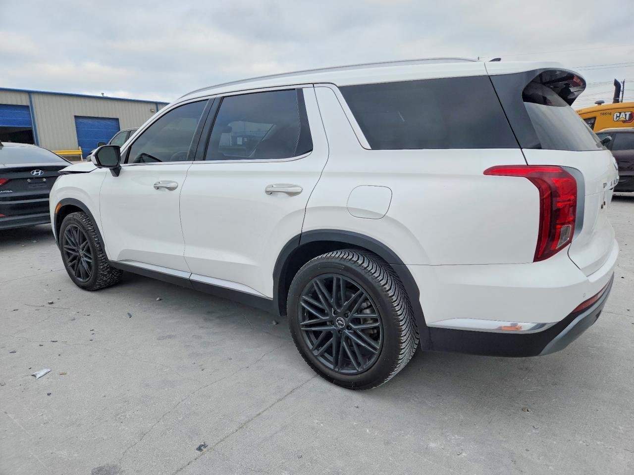2023 Hyundai Palisade Limited - Image 2