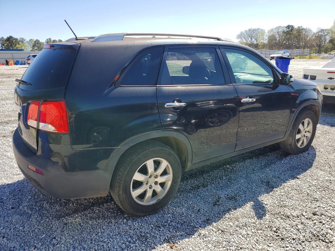 2011 Kia Sorento Lx - Image 3