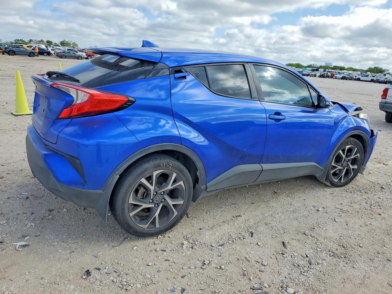 2018 Toyota C-Hr Xle Premium - Фото 3