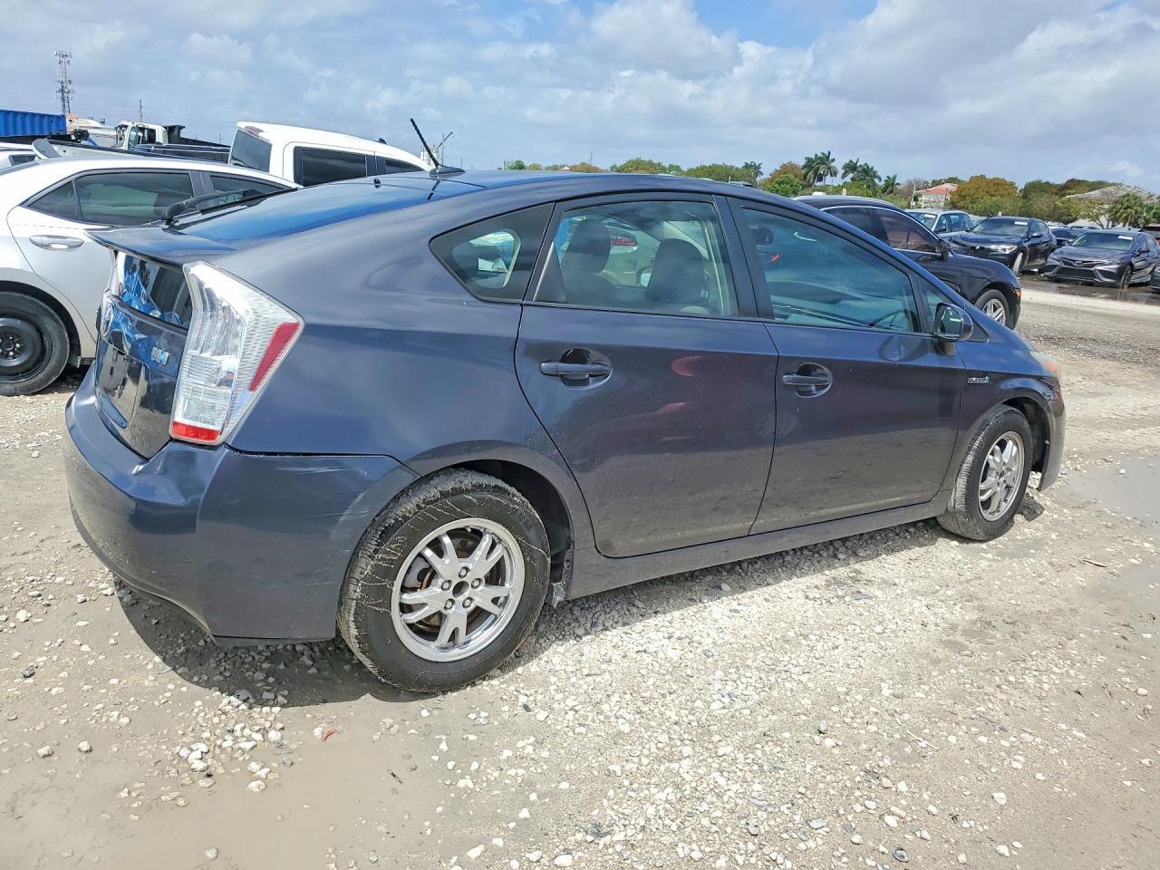 2010 Toyota Prius Ii - Image 3