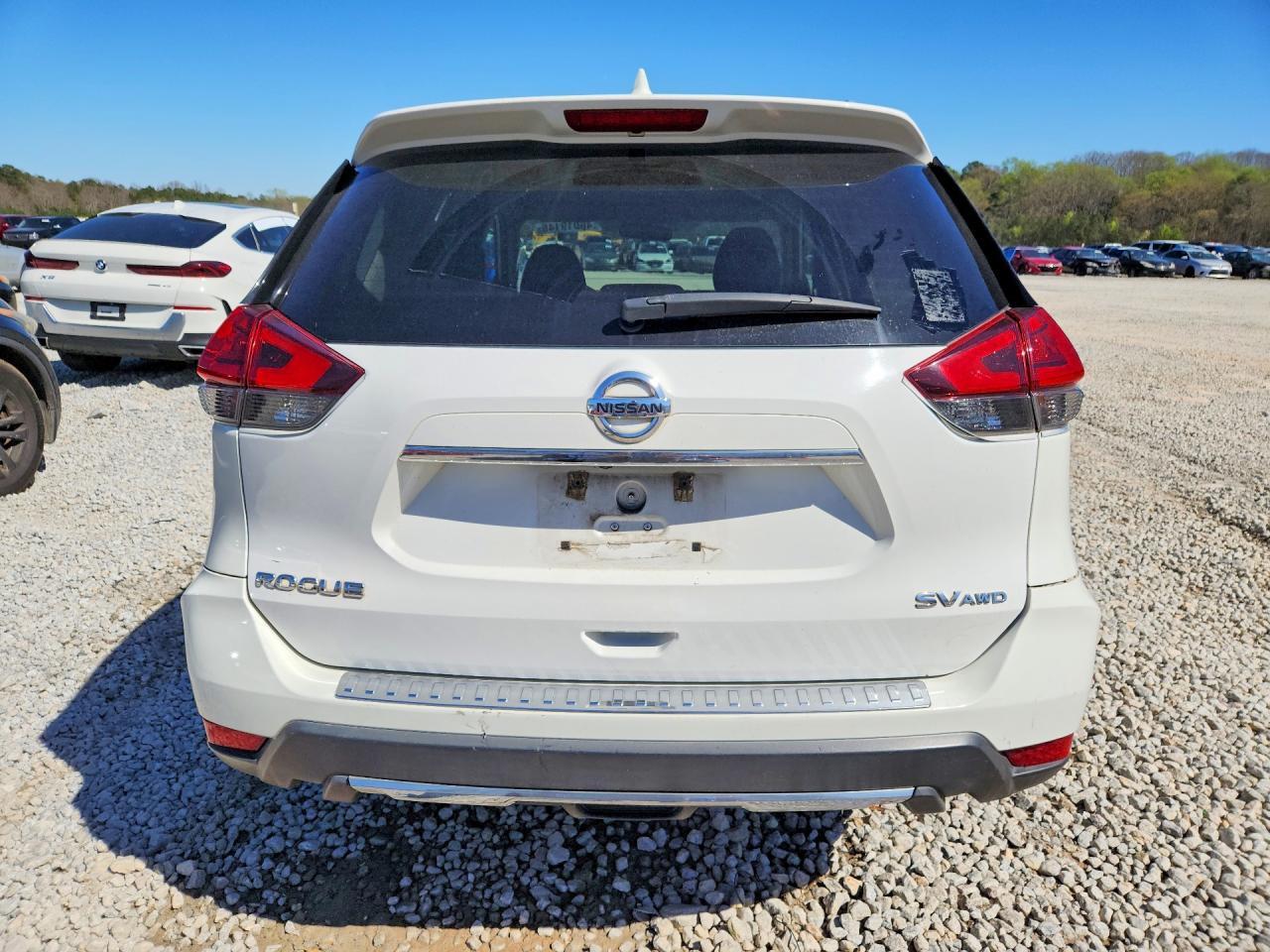 2017 Nissan Rogue - Image 6