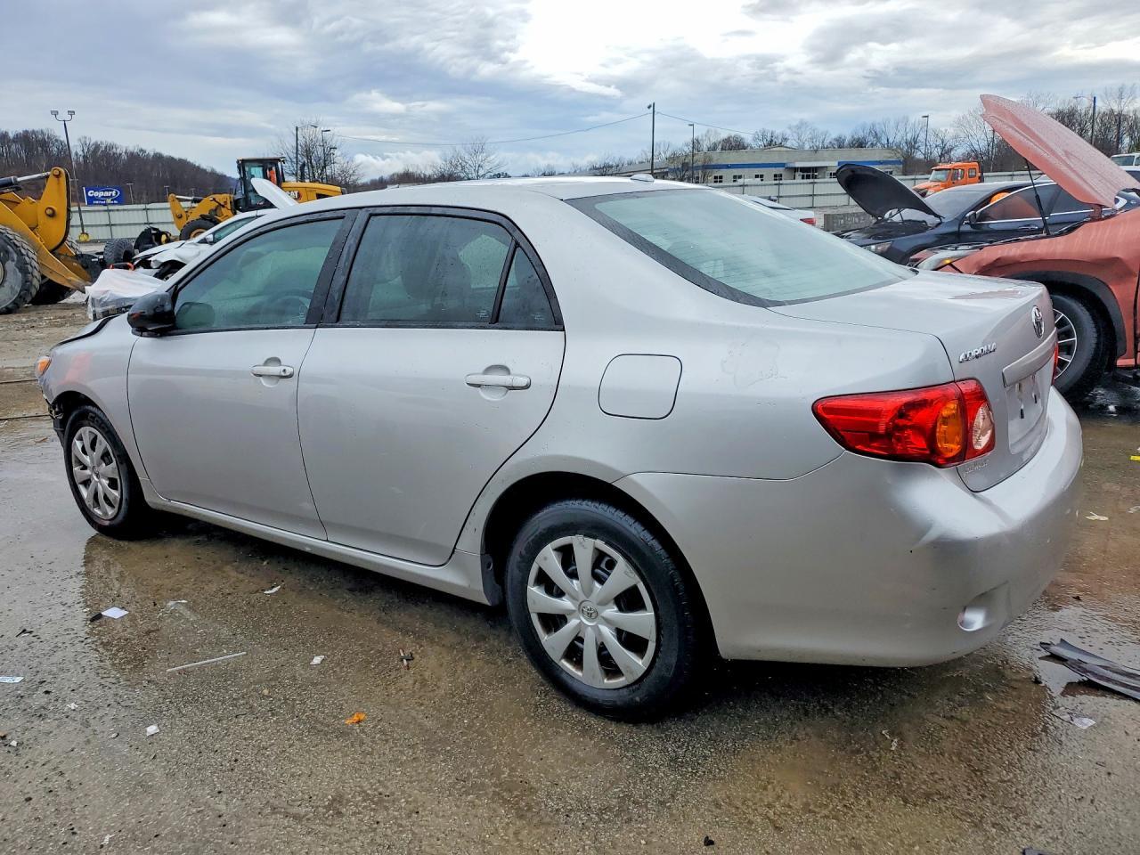 2010 Toyota Corolla Le - Фото 2