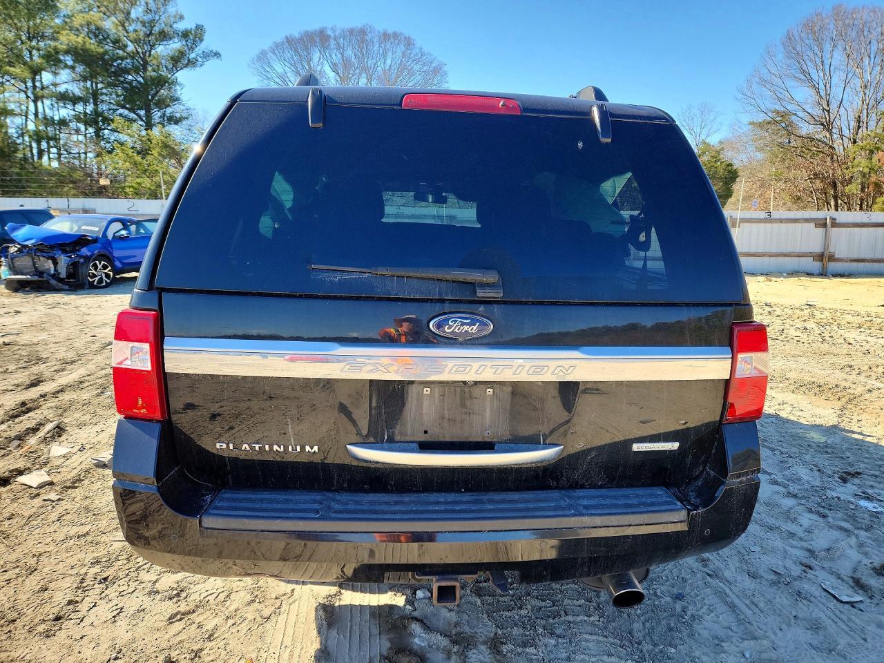 2017 Ford Expedition Platinum - Image 6