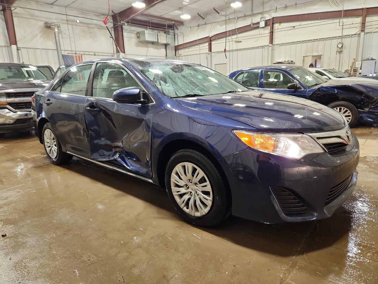 2014 Toyota Camry Le - Image 4