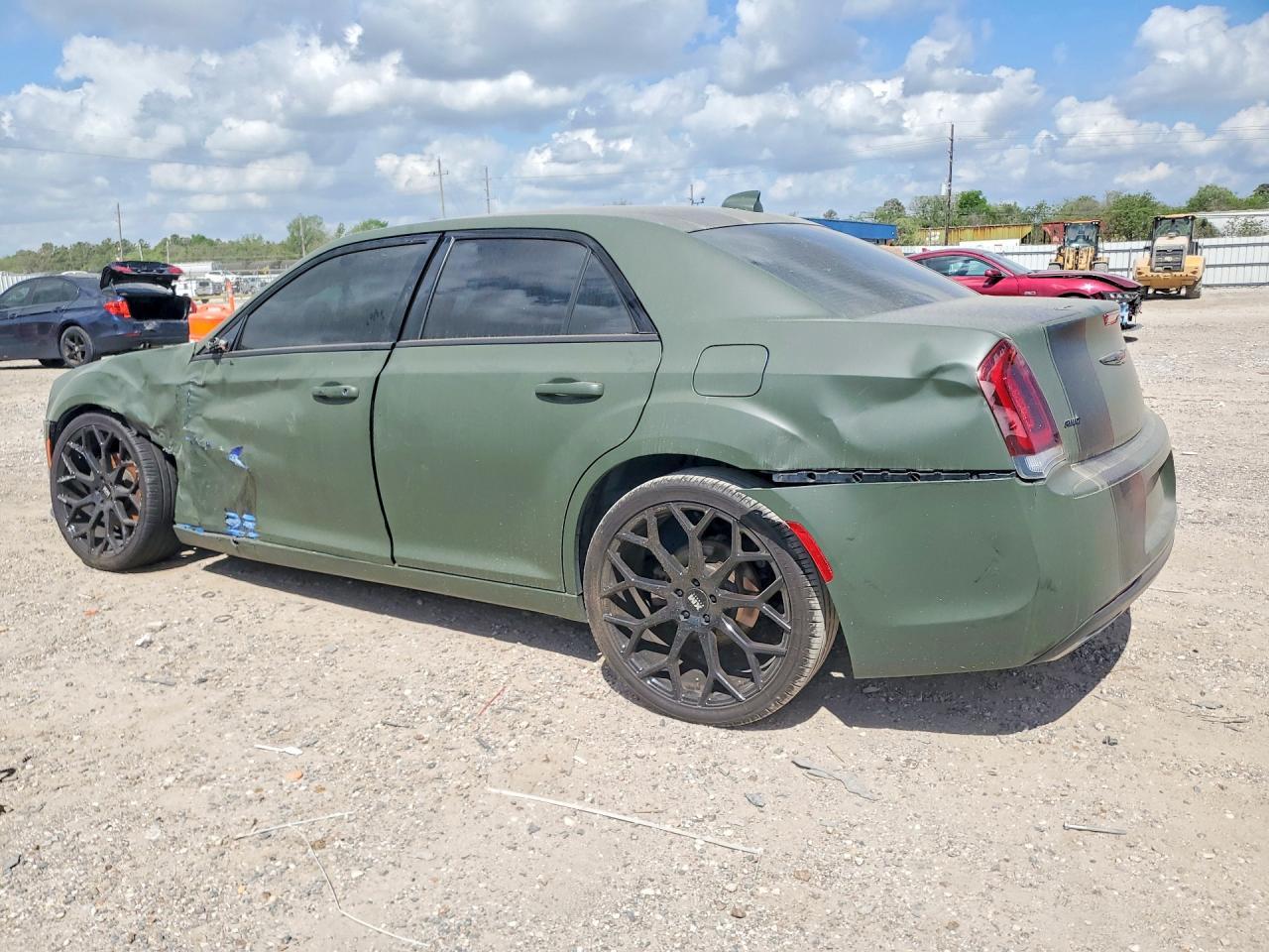 2020 Chrysler 300 S - Фото 2