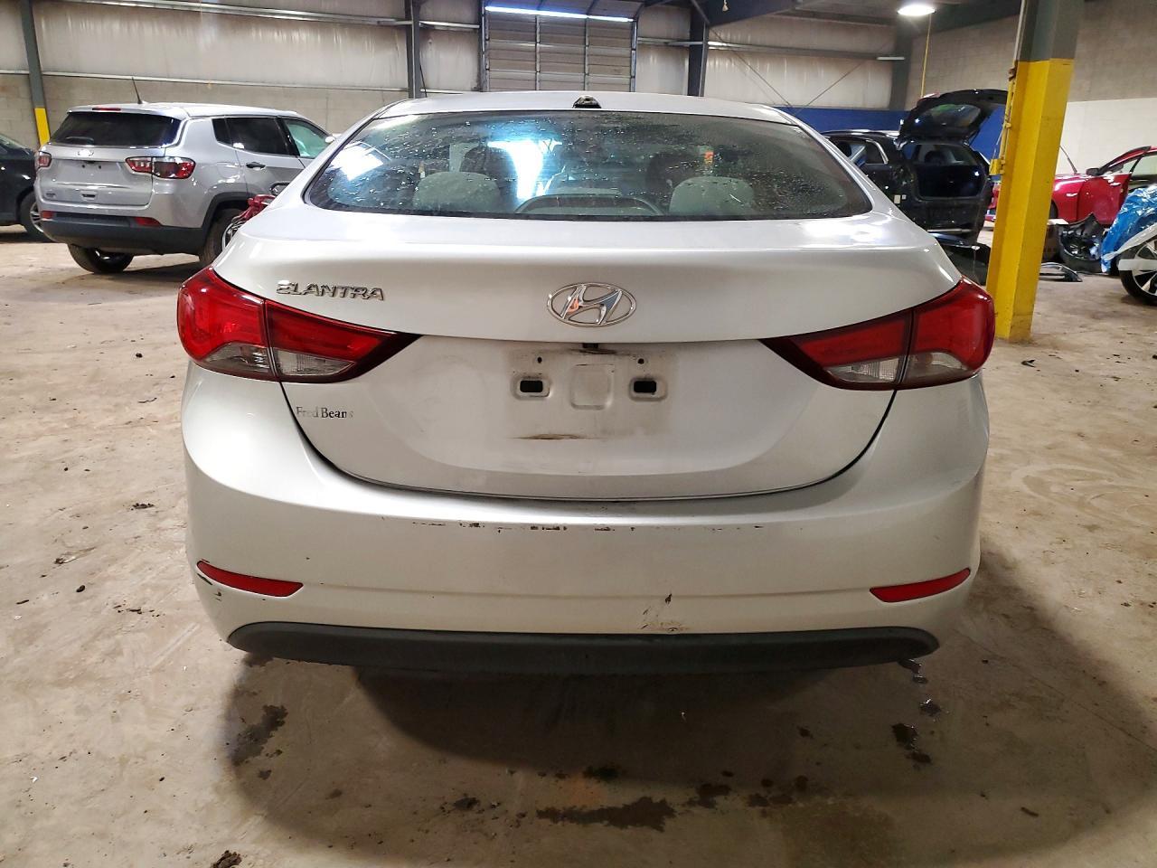 2016 Hyundai Elantra Se - Image 6